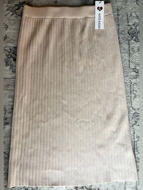 Kate Kasin Cream Ribbed Knit Pencil Skirt